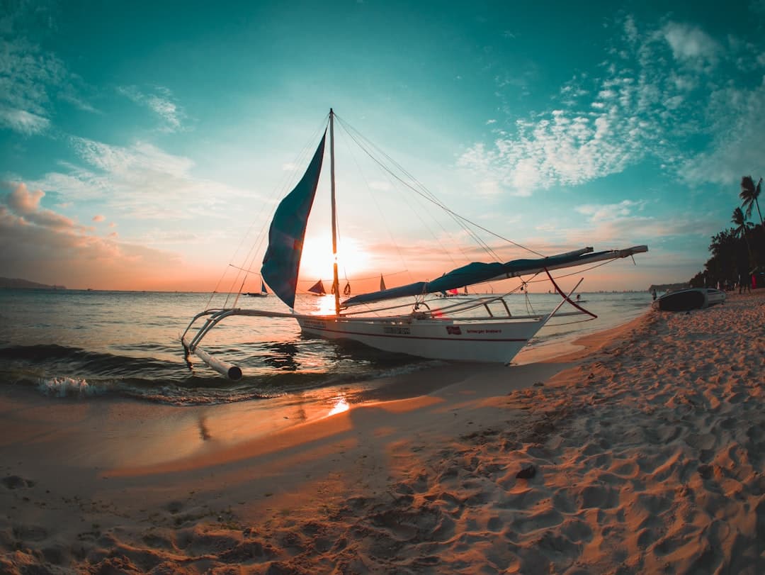 Jadwal draw PCSO 3× per minggu — Philippines Boracay beach paradise, PCSO Sen/Rab/Jum 20:00 WIB